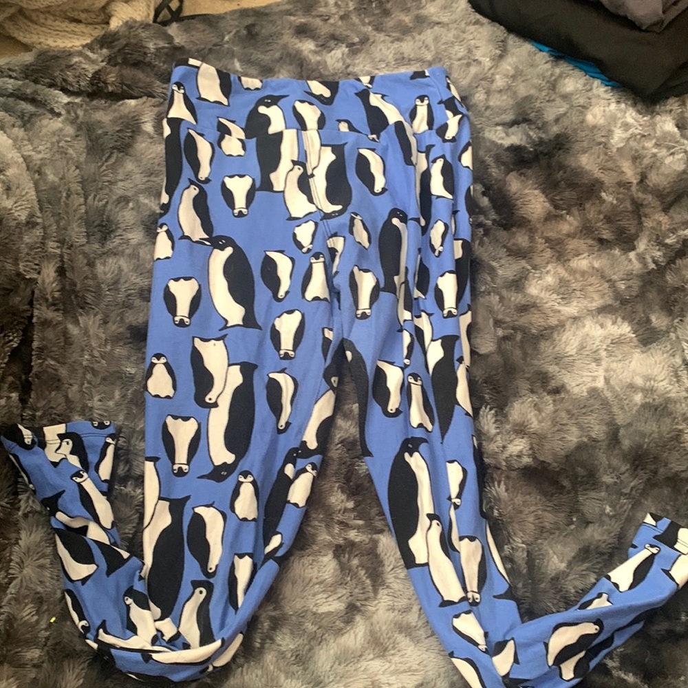 Lularoe OS penguin leggings